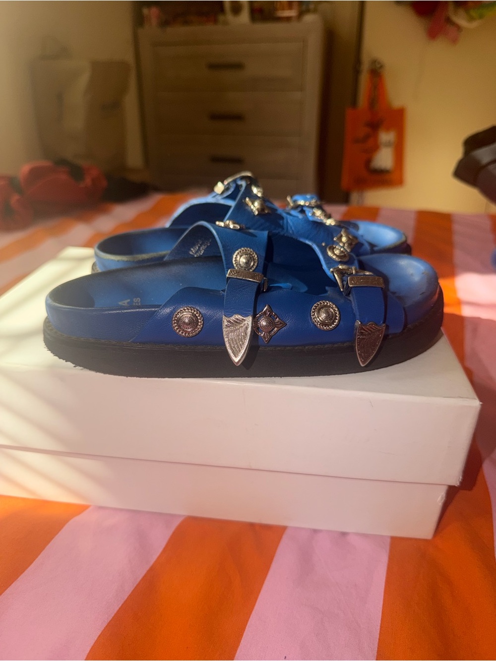 Girls Bright Blue Studded Kids Slide Sandals size 33 EU - Picture 4 of 7